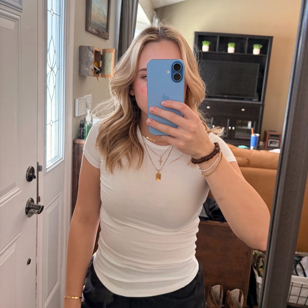 Aritzia Tee